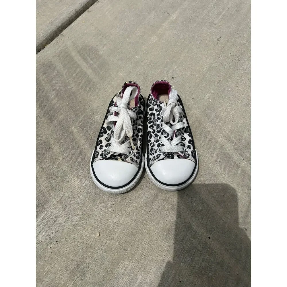 Girls converse all star animal print size 6